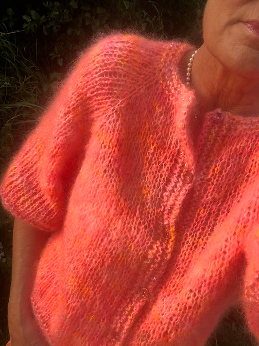 Classy Cardi English